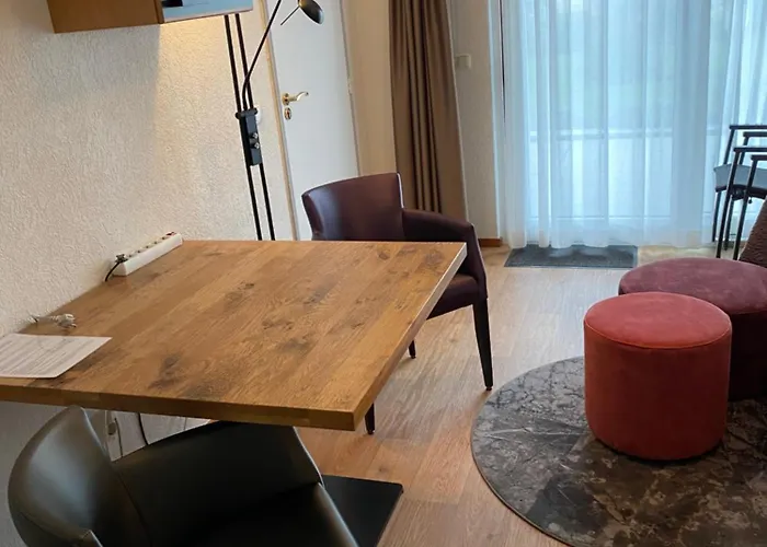 Bellevue Apartment *